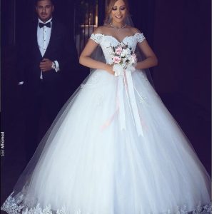 White Lace Appliques Ball Gown Cheap Wedding Dresses 2018 Off The Shoulder Short Sleeves Bridal Dresses Wedding Gowns